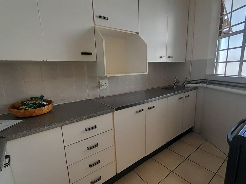 First Floor Apartment - Photo 8