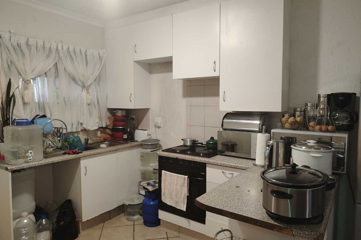 A NEAT APARTMENT - Photo 4