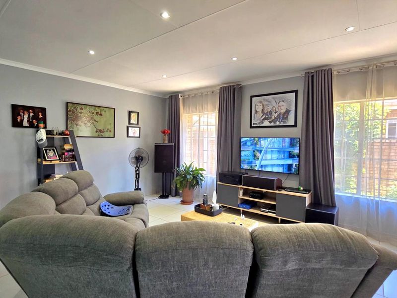 3 Bedroom Cluster for Sale in New Market - Photo 4