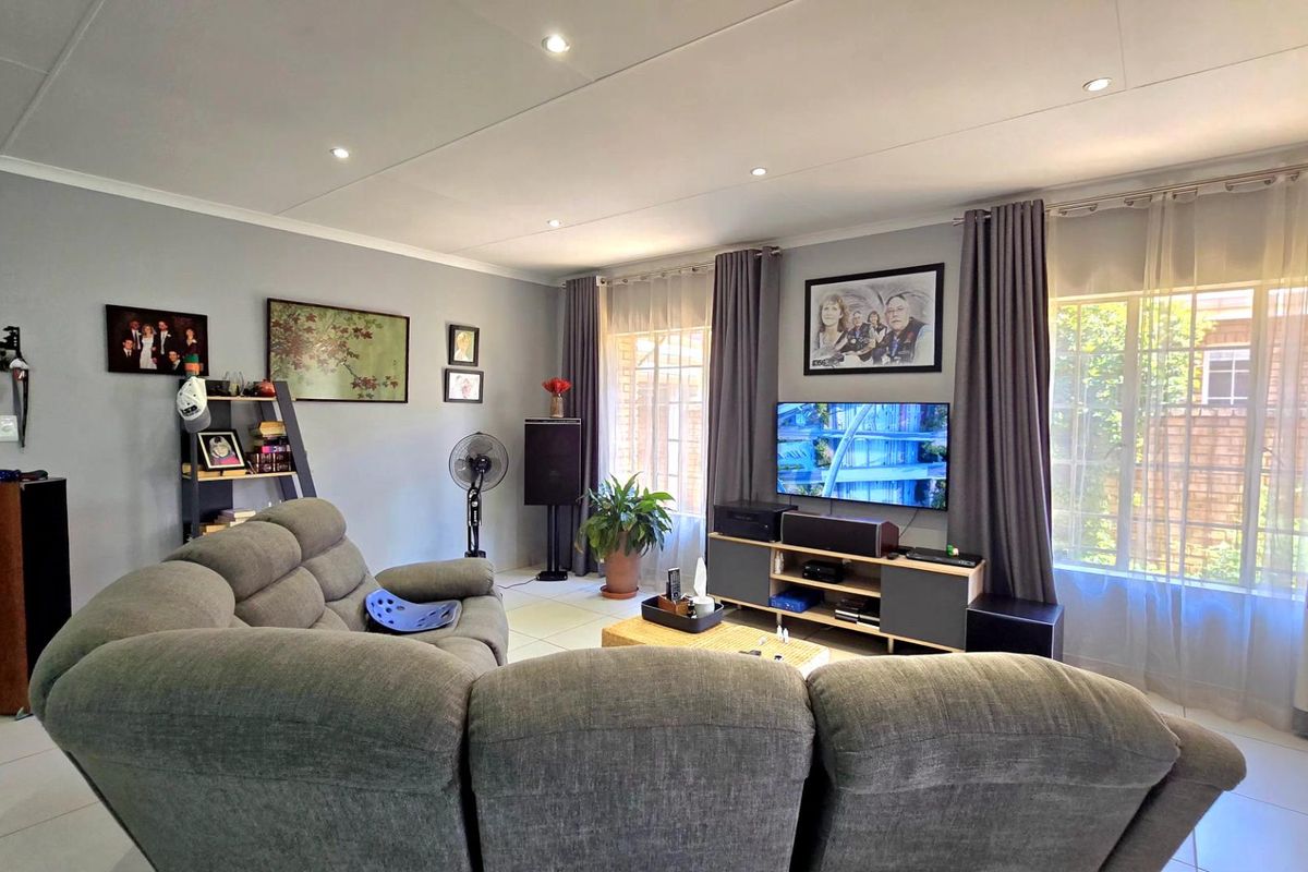 3 Bedroom Cluster for Sale in New Market - Photo 4