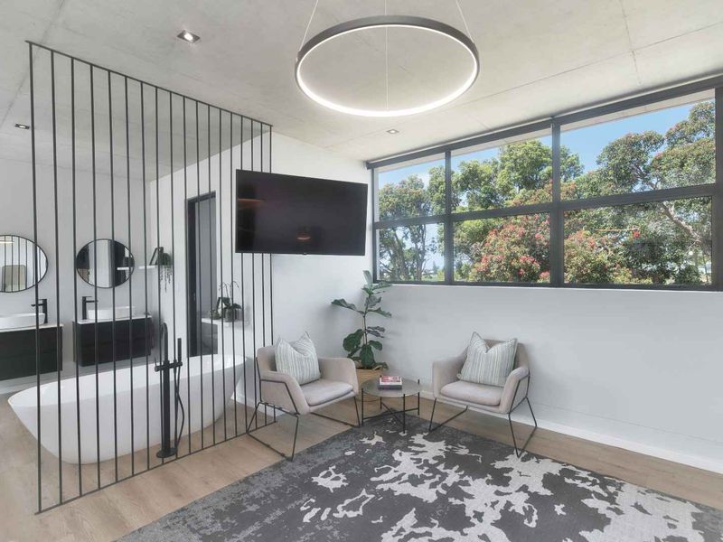 CONTEMPORARY RESIDENTIAL HOME - Photo 4