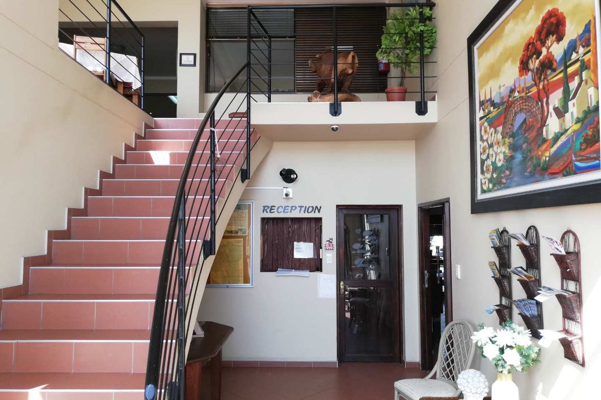 Prime Location Panoramic Lagoon view perfect for a Guest House! - Photo 2