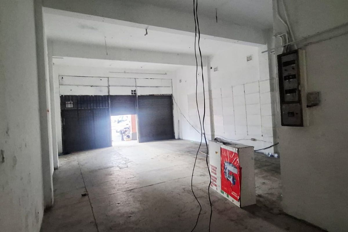 Prime Umgeni Rd Shop for Lease – Perfect for Retail or Workshop! - Photo 2
