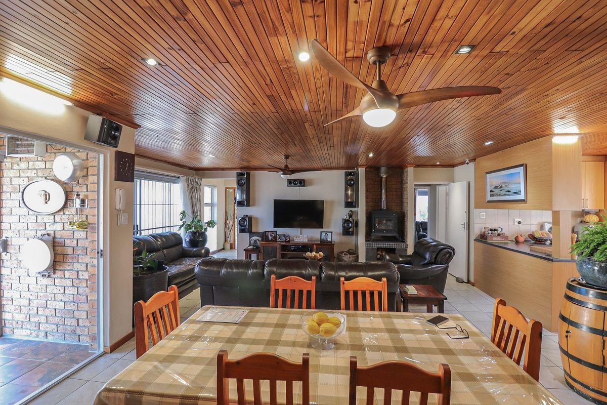 Four Bedroom Home with Distant Sea Views For Sale In De Kelders! - Photo 3