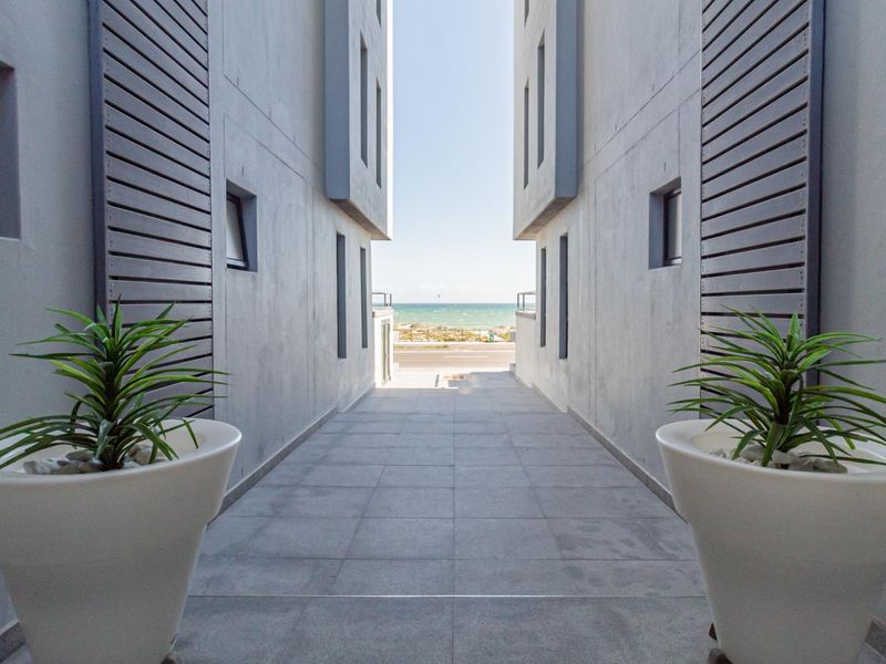 Apartment for sale in Exclusive Beachfront complex. - Photo 7