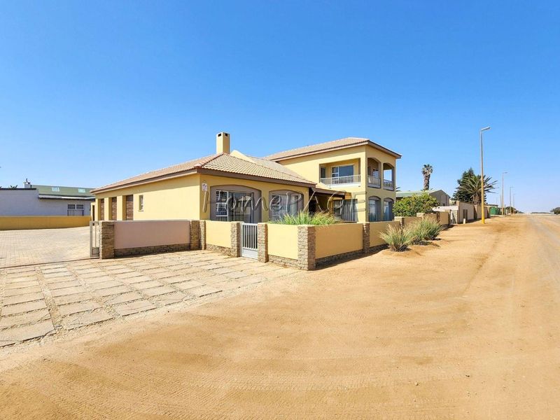 Ext 3, Rob Street, Henties Bay:  Beautiful Double Storey 3 Bedr Home is for Sale - Photo 3