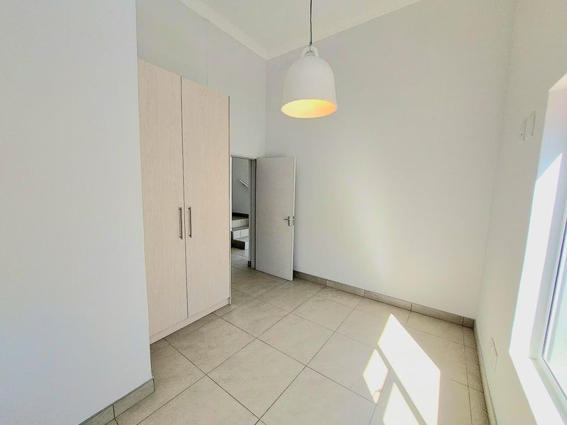 Brand New 5 Bedroom Home - Photo 7