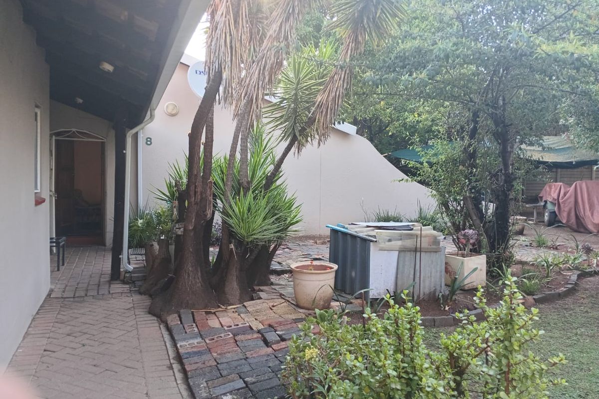 Great location! Walk to school & shops! - Photo 3