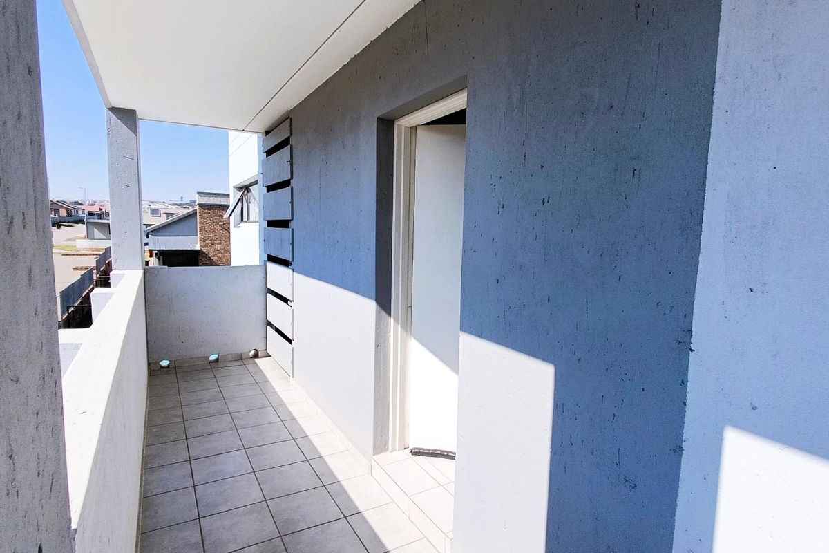 Modern 2-Bedroom Apartment in a Secure Estate - Photo 2