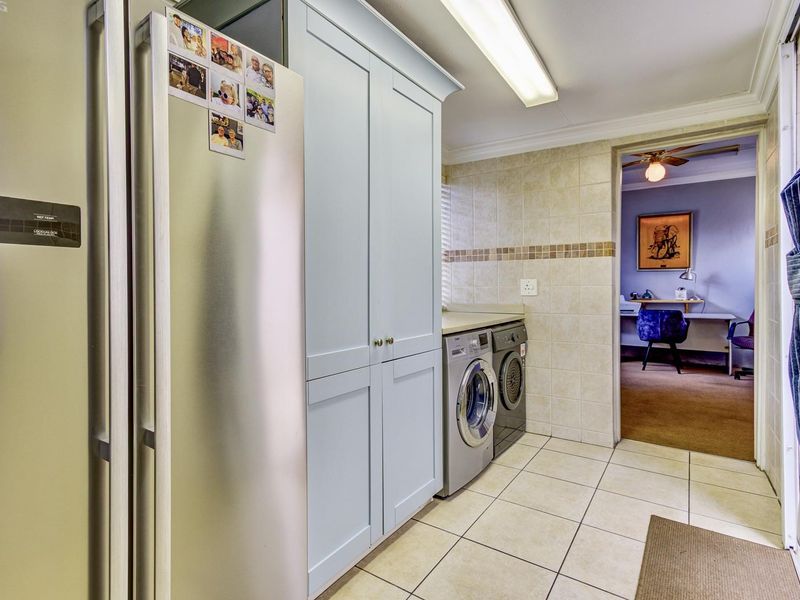 SUN FILLED SIMPLEX in desirable LORDS WEST COMPLEX! - Photo 8