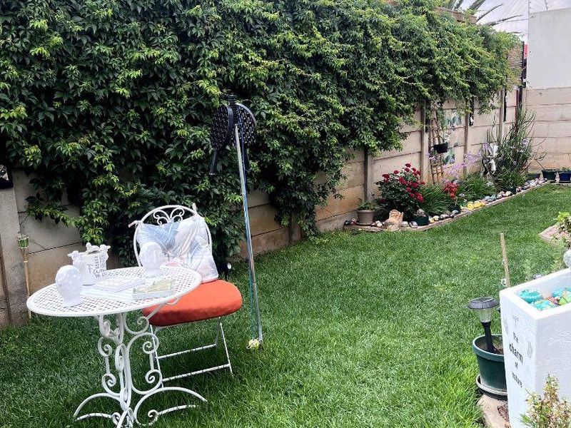 Cozy Neat Cimbebasia House for Sale - Photo 10