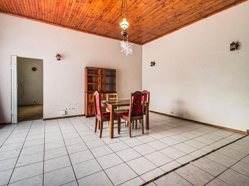 Massive family home in Northmead, Benoni - Photo 10