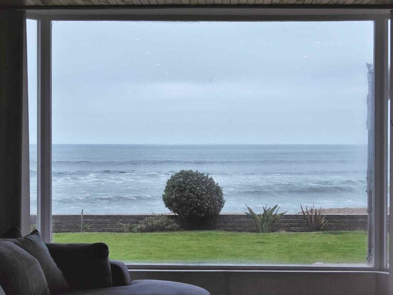 BEACH FRONT TOWNHOUSE FOR SALE IN VOGELSTRAND SWAKOPMUND, NAMIBIA - Photo 10