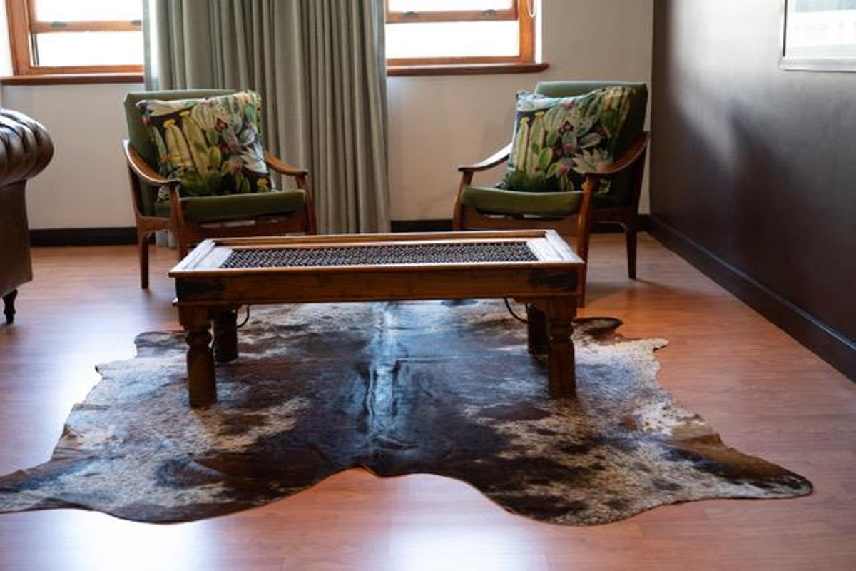 Modern 2 - Bedroom City Retreat in Greenmarket Square – Newly Renovated! - Photo 5