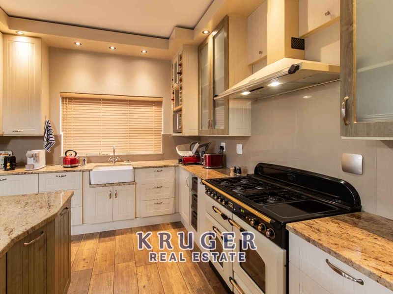 ARCHITECTURAL MASTERPIECE - Photo 7