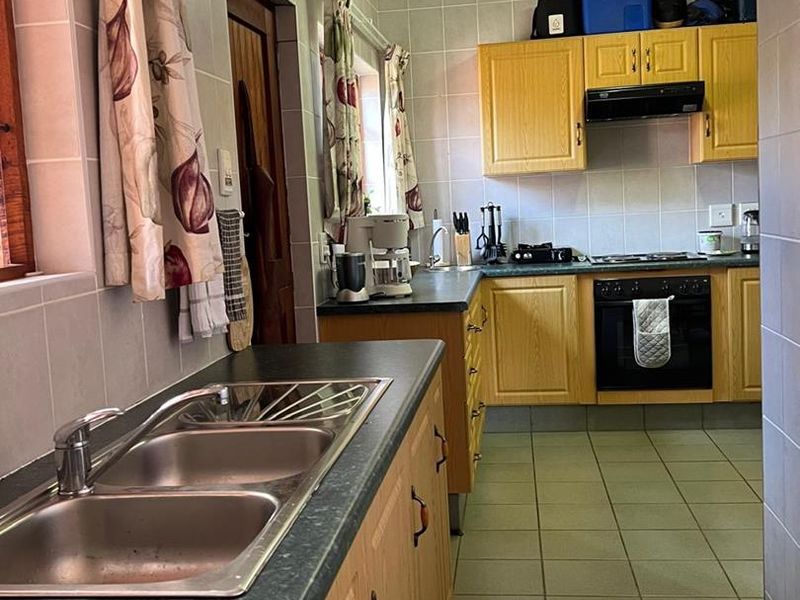 Townhouse, in a well-established complex in Howick North - Photo 6