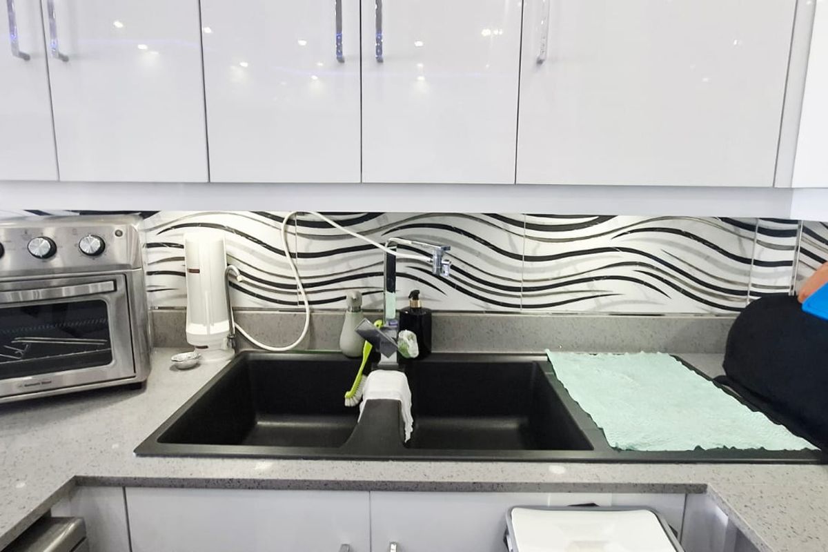 Ultimate Comfort: High-Def Bedrooms & Modern Baths - Photo 4