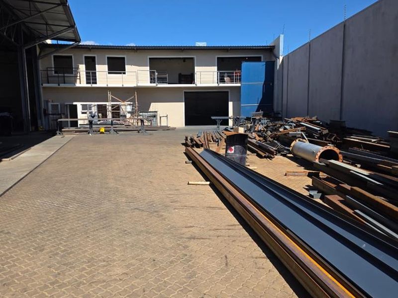 Warehouse for Lease in Southern Industrial Area - Photo 3