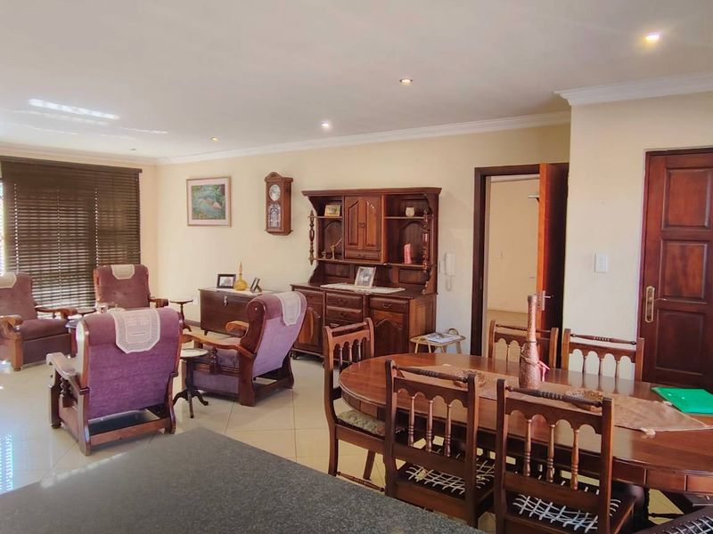 FACEBRICK FULL TITLE CLUSTER IN NEW REDRUTH - Photo 4
