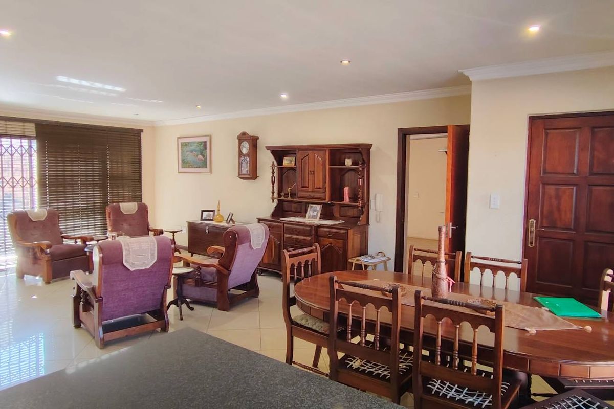 FACEBRICK FULL TITLE CLUSTER IN NEW REDRUTH - Photo 4