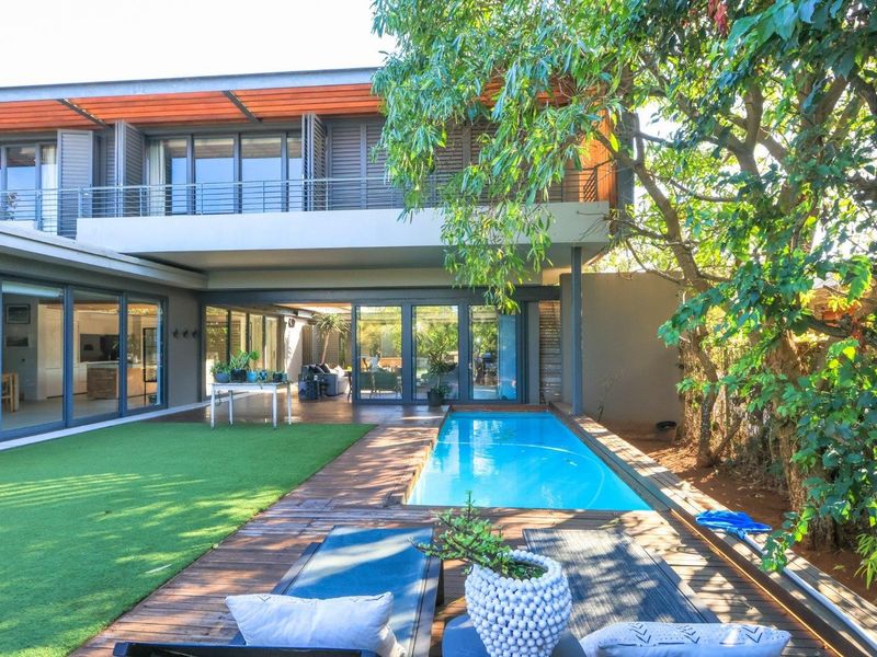 Sophisticated Modern Living in Prestigious Hawaan Estate - Photo 2