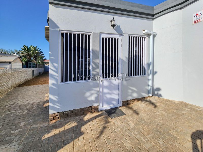 Ext 3, Henties B ay:  Well Priced, Newly Renovated 4 Bedr Home for Sale - Photo 4