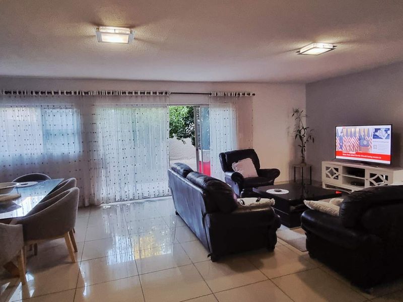 Klein Windhoek 3 bedroom Townhouse - Photo 2