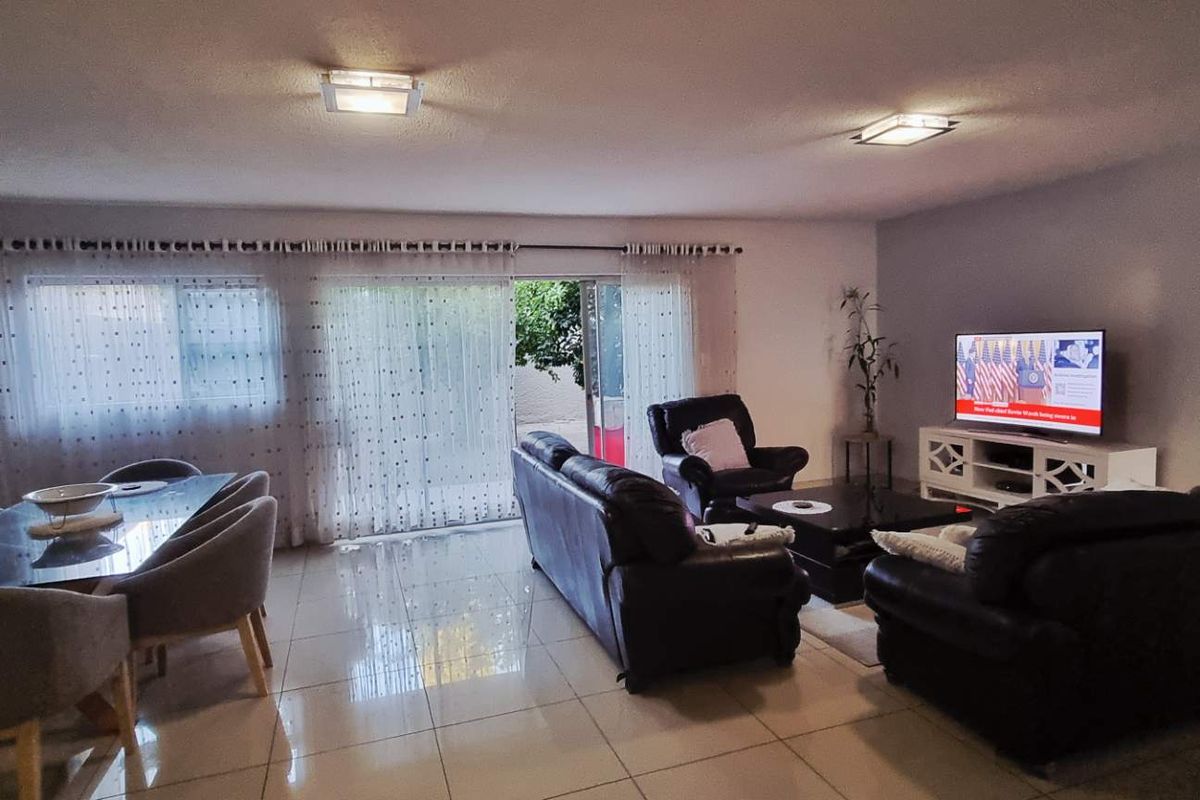 Klein Windhoek 3 bedroom Townhouse - Photo 2