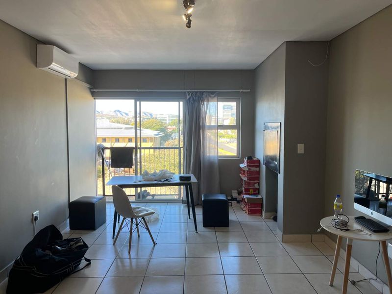 Beautiful 2-Bedroom Apartment Available for a 6-Month Lease - Photo 2