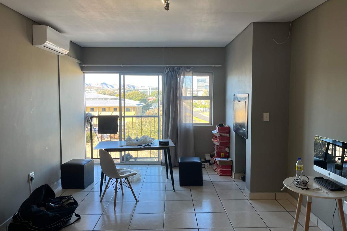 Beautiful 2-Bedroom Apartment Available for a 6-Month Lease - Photo 2