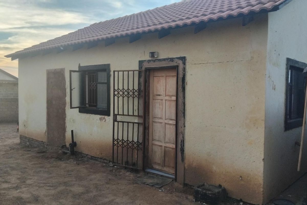 2 Bedroom House For Sale in Mabopane Unit S - Photo 5