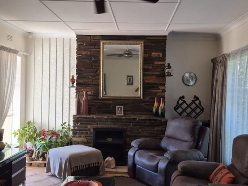 3 Bedroom House with Flatlet for Sale in Randhart - Photo 7