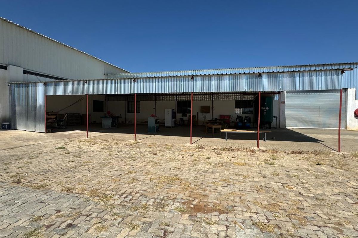 BRAKWATER PROPERTY FOR SALE - A MUST SEE - Photo 3