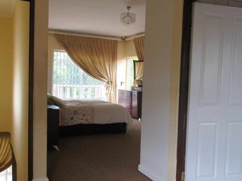 Home with great potential awaits you - Photo 9