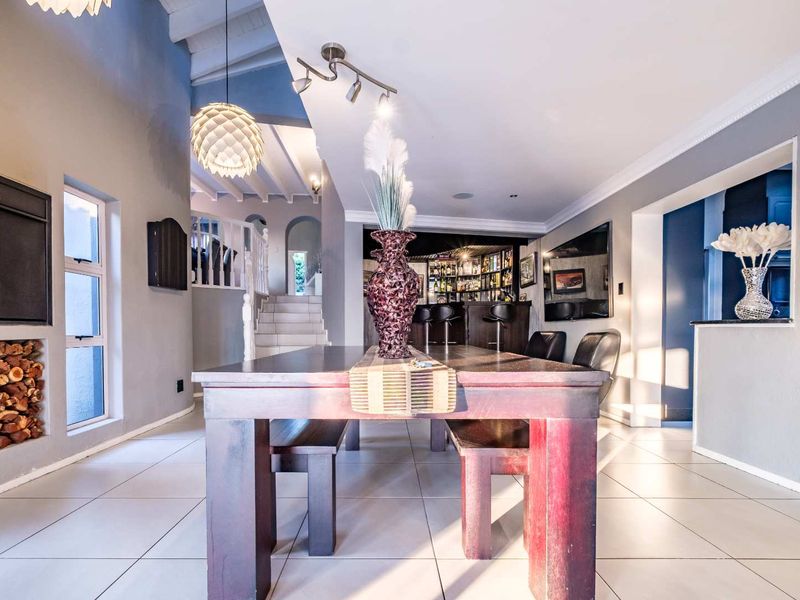 5 Bedroom House For Sale In Glenvista Johannesburg - Photo 10