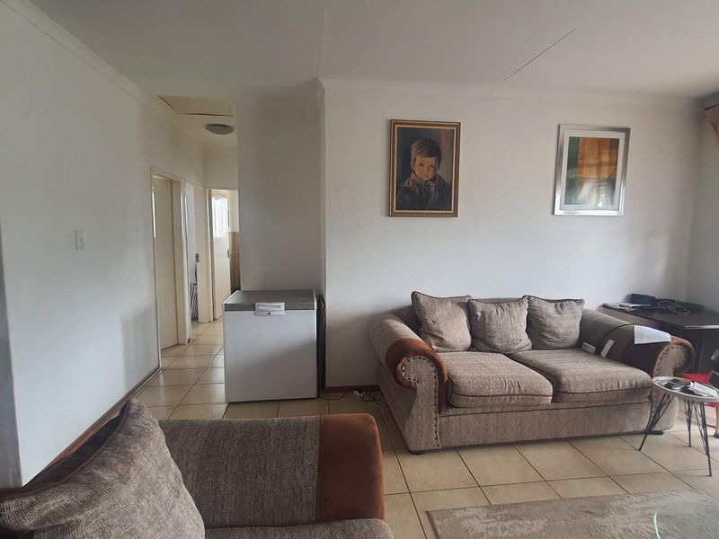 **Charming 3-Bedroom Apartment in Prestigious Golf Estate, North Pretoria** - Photo 7