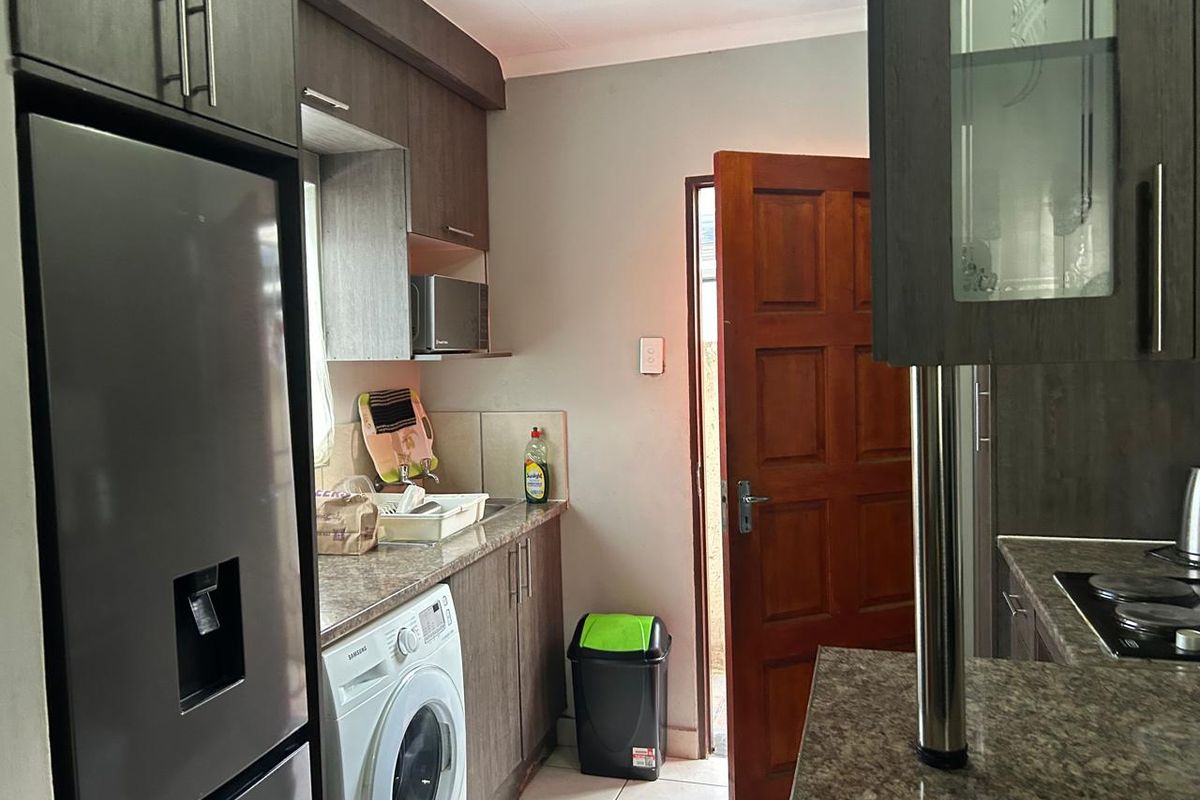 Clayville R 960 000-2 Bed family home - Photo 3