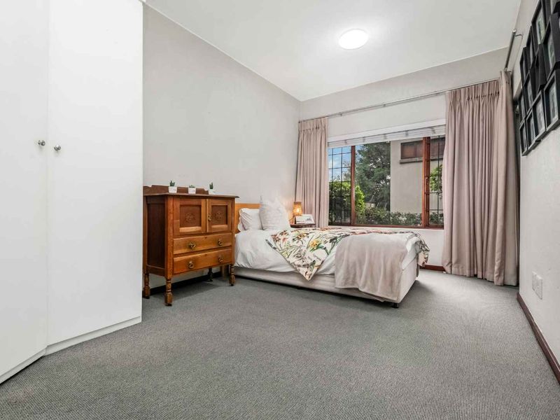 TRANQUIL GARDEN UNIT TUCKED AWAY IN LOVELY LONEHILL PLUS A FEW STEPS AWAY FROM THE PARK - Photo 10