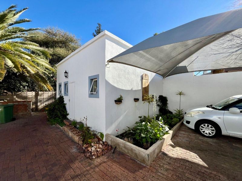 FOR SALE: Elegant Eros Property – Perfect for Medical Practice or Office Conversion - Photo 9