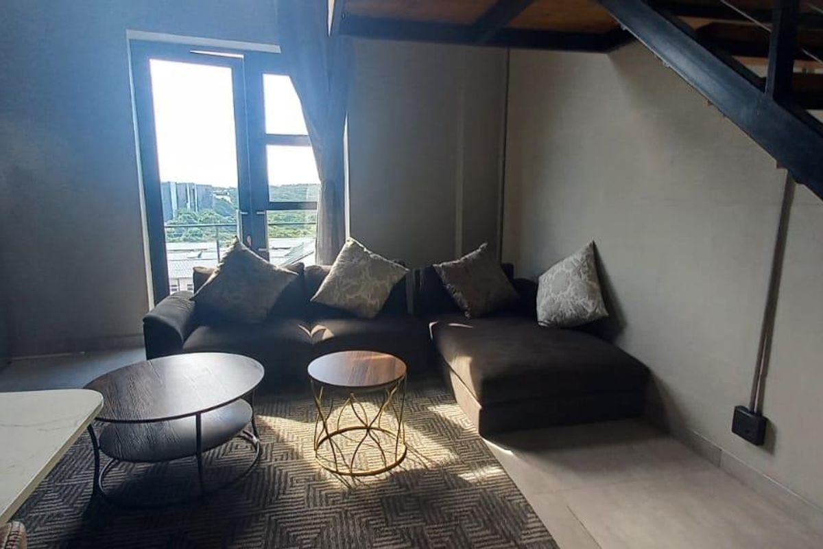 Spacious 2-Bedroom Apartment with Style - Photo 4