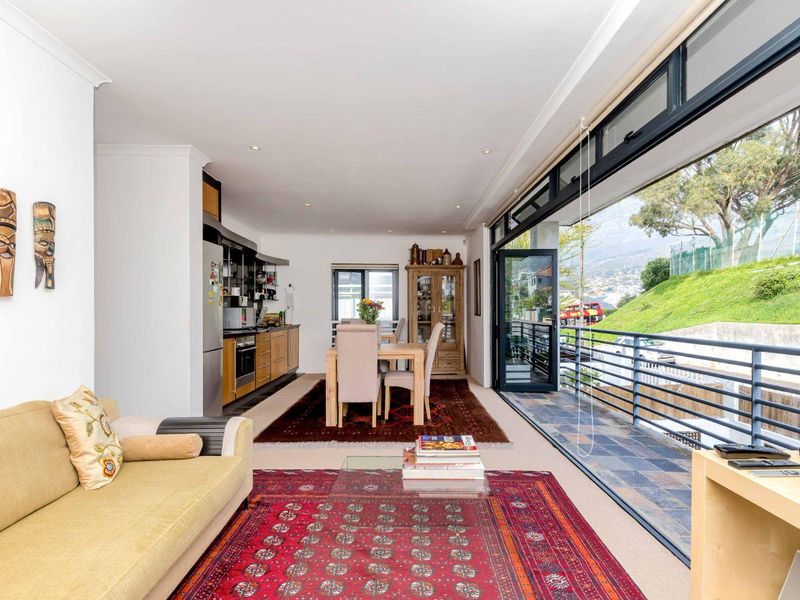 DELIGHTFUL TAMBOERSKLOOF APARTMENT WITH MOUNTAIN VIEWS AND BASEMENT PARKING - Photo 2
