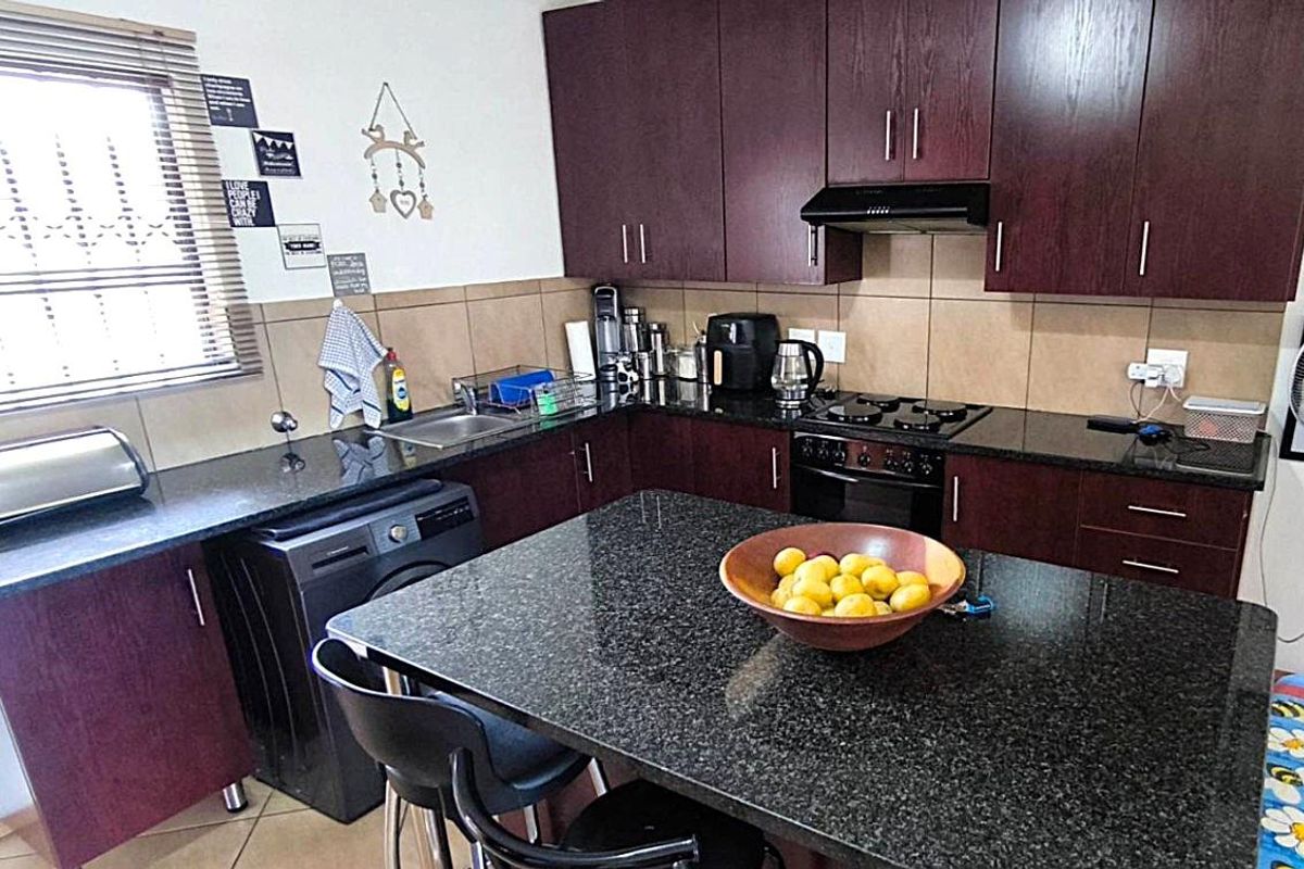 Ground Floor Gem – Ideal for First-Time Buyers or Investors! - Photo 4