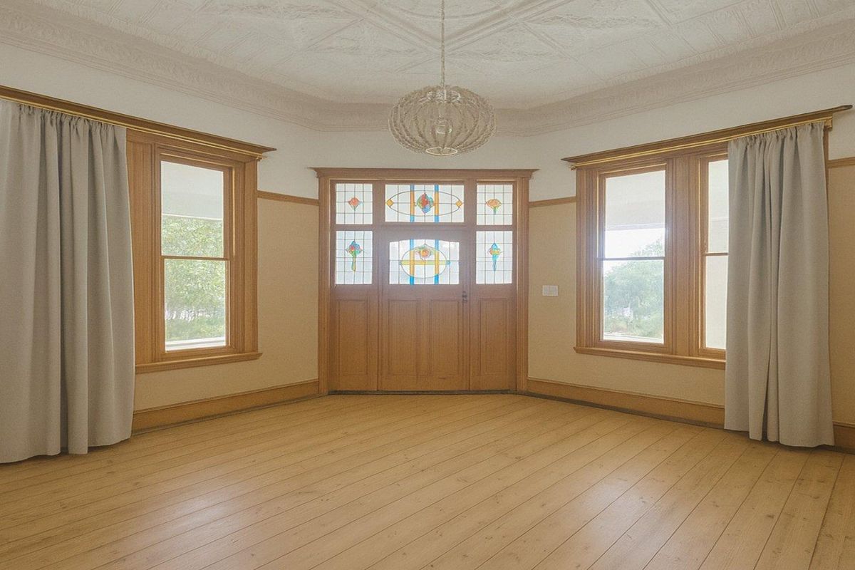 Charming Heritage Home on Spacious Corner Stand in Ladybrand - Photo 4