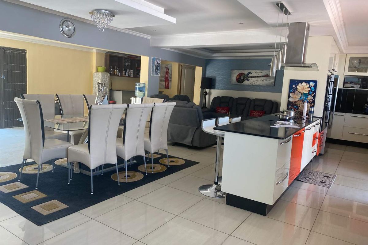 Modern Family Home in Mulbarton - Photo 5