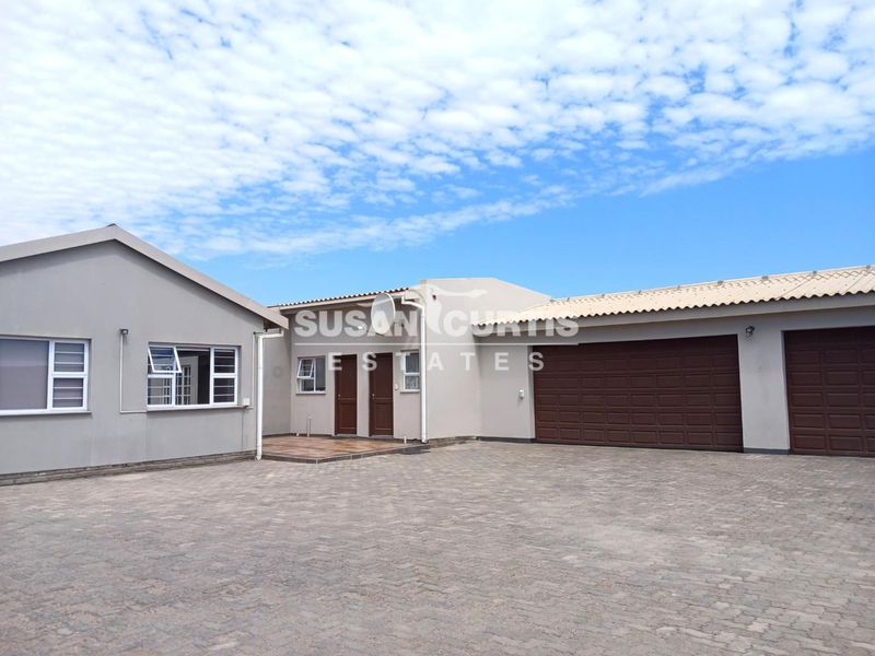 Large Family Home - Photo 9