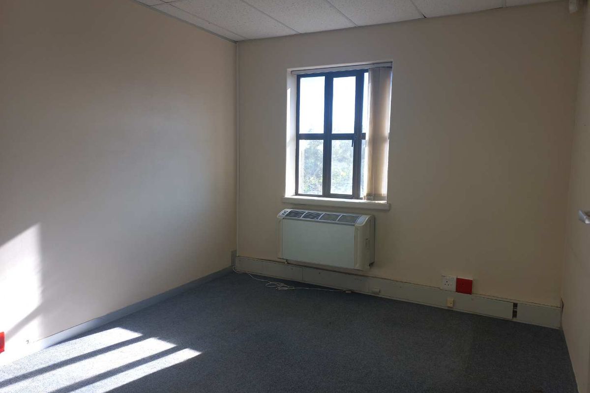 Office space with generator, borehole, and 24hr security! - Photo 5
