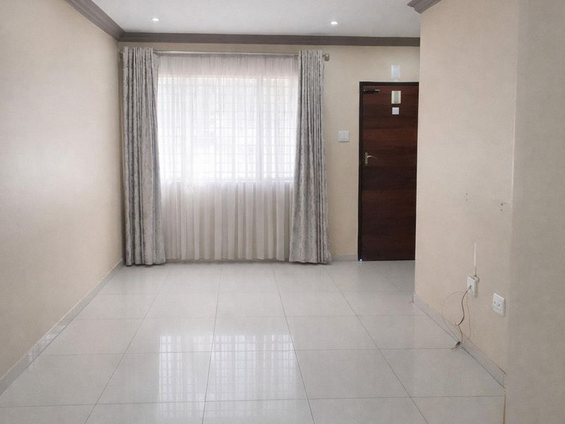 Beautiful, Modern 3 bedroom home - Photo 3