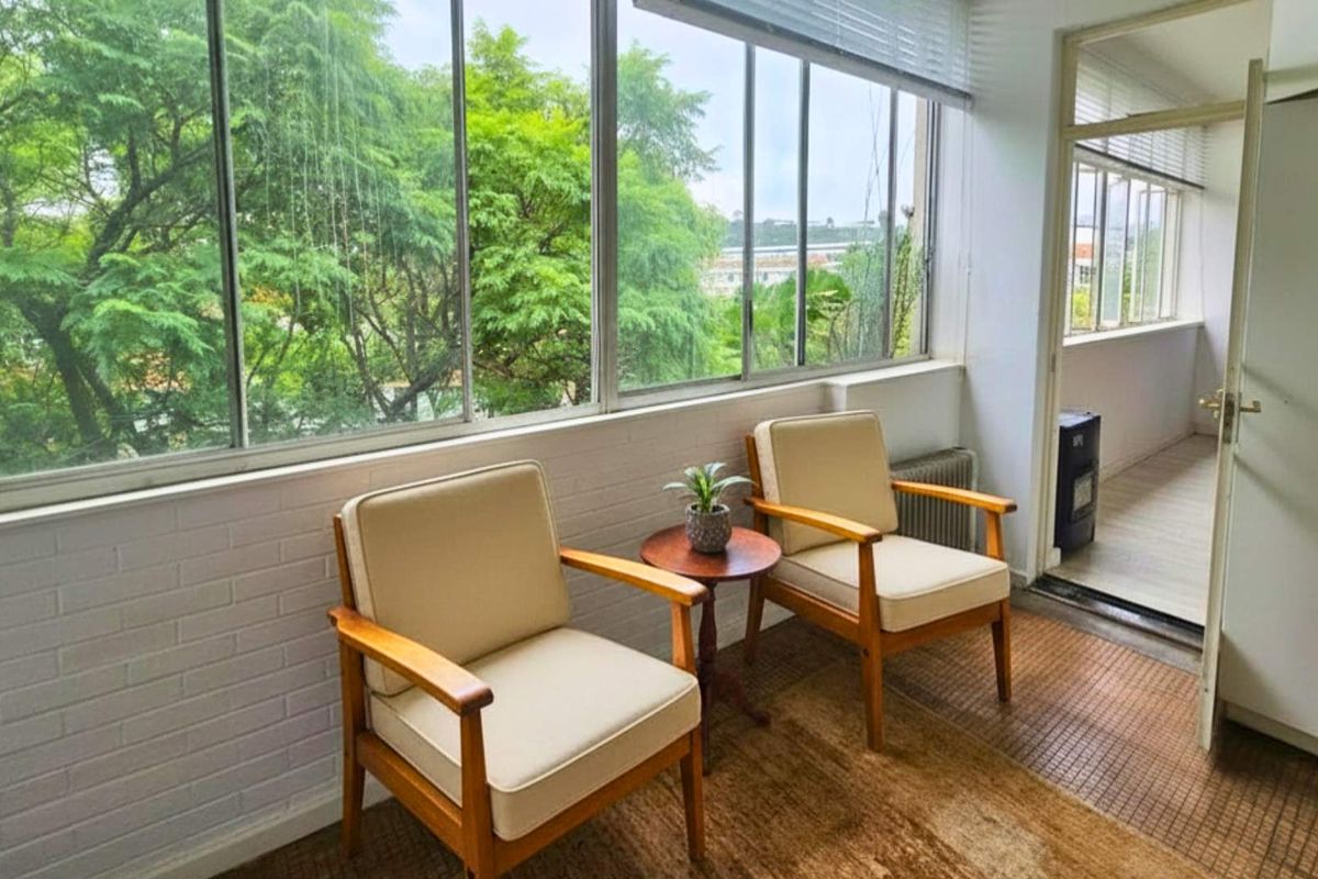 One-Bedroom, Two-Bathroom Apartment for Sale - Photo 2