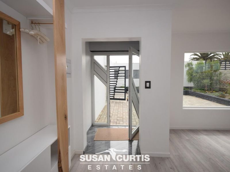 3 BEDROOM HOUSE WITH SPACIOUS FLAT IN VINETA IS FOR SALE - Photo 9