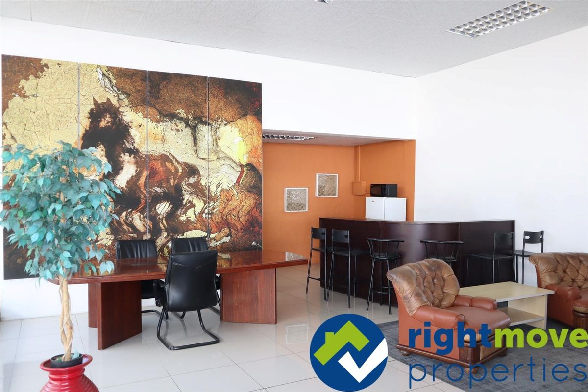 Business premises with Great Visibility in High Traffic Area. - Photo 5